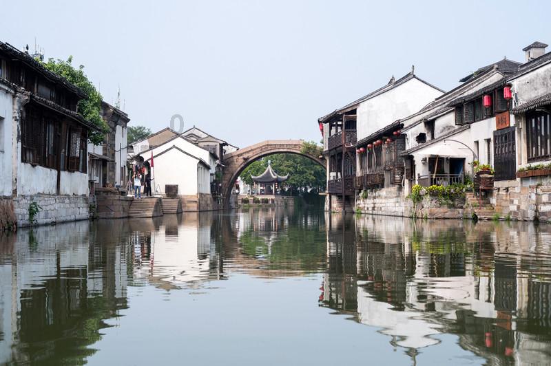 野村证券中国首席经济学家陆挺荣膺“2023年度十大宏观经济学家”
